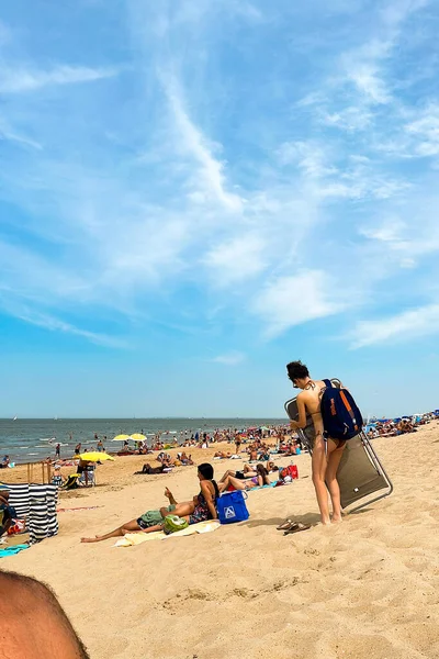 Crowd People Enjoying Summer Knokke Beach — Foto de Stock