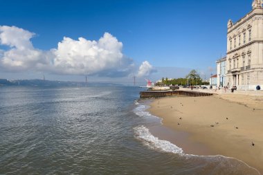 Lizbon şehir plajı manzarası