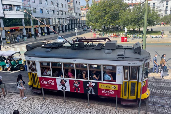 Passengers Getting Retro Tram Martim Moniz Square — Stock Photo, Image