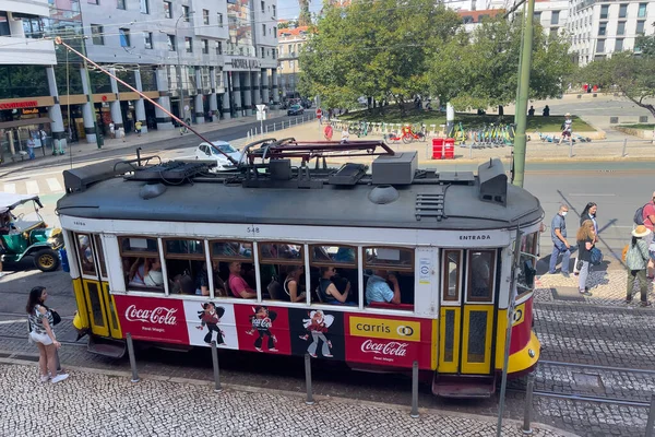 Passengers Getting Retro Tram Martim Moniz Square — Stock Photo, Image