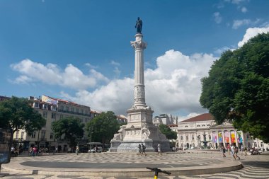 Pedro IV 'ün Lizbon' daki Rossio Meydanı 'ndaki sütunu.