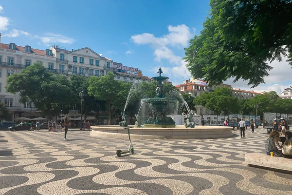Menschen Hängen Rossio Platz Lissabon Herum — Stockfoto