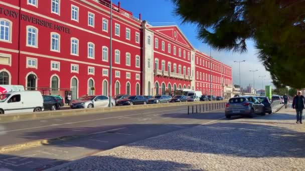 Autos Fahren Editory Riverside Santa Apolonia Hotel Lissabon Vorbei — Stockvideo