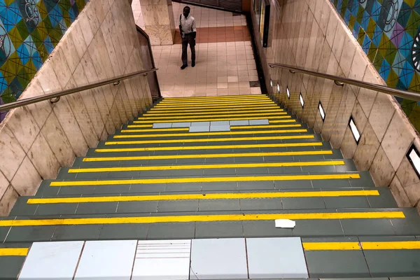 Prázdné Schodiště Stanici Metra Lisabonu — Stock fotografie