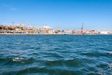 Lizbon üzerinde bir tur vapurundan görüntüler