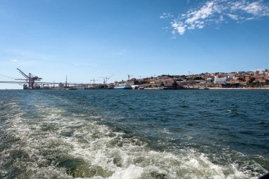 Lizbon üzerinde bir tur vapurundan görüntüler