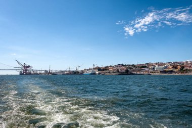 Lizbon üzerinde bir tur vapurundan görüntüler