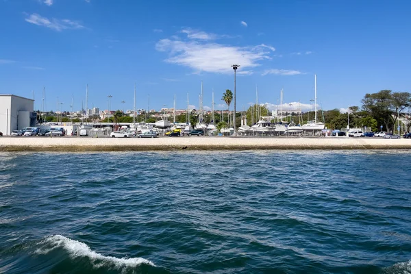 Vista Barco Turismo Sobre Monumento Das Descobertas Lisboa — Fotografia de Stock