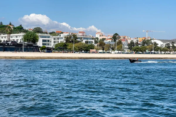 Blick Von Einer Fähre Auf Die Stadt Lissabon — Stockfoto