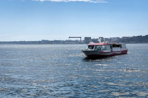 Tour Barco Navegando Por Mar Lisboa — Foto de Stock