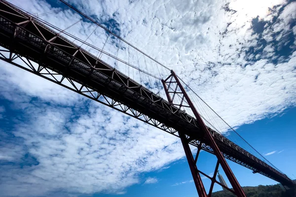 Puente Del Abril Lisboa —  Fotos de Stock