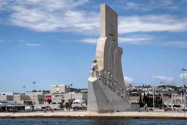 Vista Barco Turismo Sobre Monumento Das Descobertas Lisboa — Fotografia de Stock
