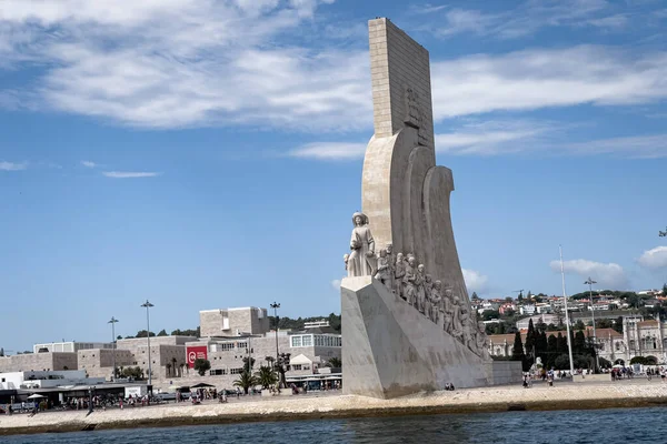 Vista Barco Turismo Sobre Monumento Das Descobertas Lisboa — Fotografia de Stock