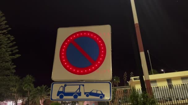 Nessun Parcheggio Consentito Segno Lampeggiante Notte — Video Stock