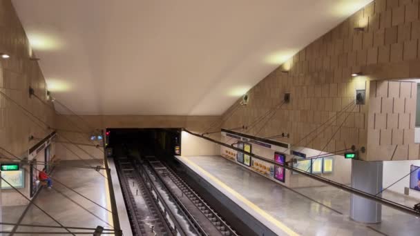 Plataforma Vacía Una Estación Metro Lisboa — Vídeo de stock