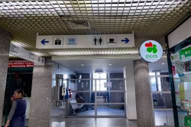 Lizbon 'daki uluslararası havaalanının içi.