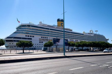 Aida Stella gemisi Lizbon gemi terminaline yanaştı.