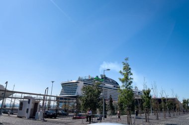 Aida Stella gemisi Lizbon gemi terminaline yanaştı.