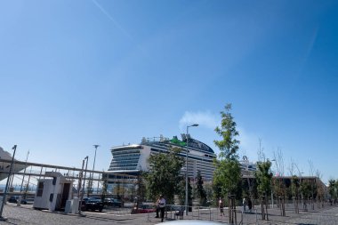 Aida Stella gemisi Lizbon gemi terminaline yanaştı.