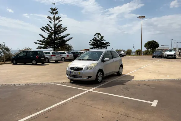 Voitures Garées Sur Parking Extérieur Portugal — Photo