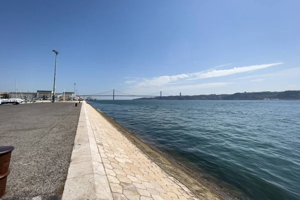 Río Vacío Junto Río Tajo Lisboa —  Fotos de Stock