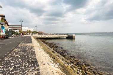 Lizbon 'da boş bir feribot terminali görüntüsü