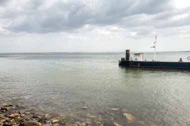 Lizbon 'da boş bir feribot terminali görüntüsü