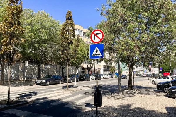 Carretera Vacía Barrio Almada Lisboa —  Fotos de Stock