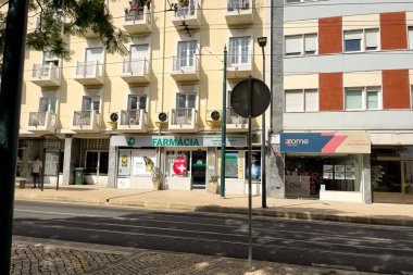 Lizbon 'da bir eczane cephesi