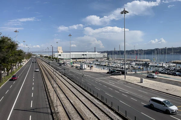 Coches Conducción Carretera Cerca Del Puerto Bom Sucesso Lisboa —  Fotos de Stock