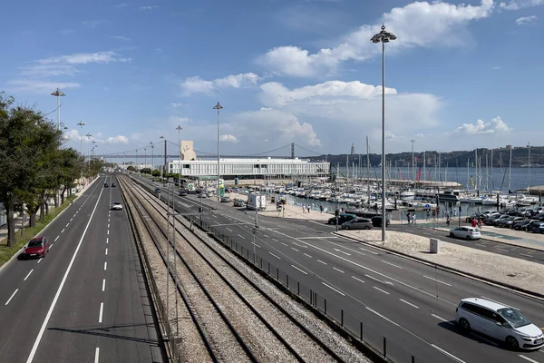 Coches Conducción Carretera Cerca Del Puerto Bom Sucesso Lisboa —  Fotos de Stock