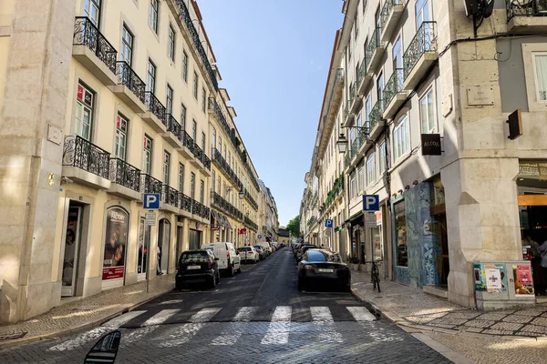 ポルトガルのリスボンの賑やかな通りのポフ — ストック写真