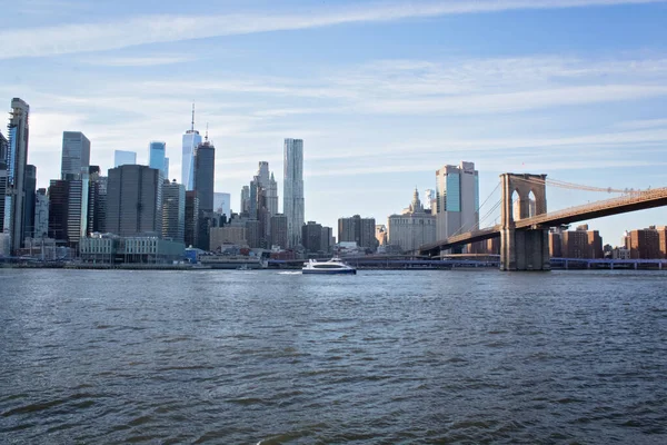 Brooklyn Köprüsü ve Finans Bölgesi
