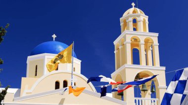 Resimli ve büyüleyici Santorini adası.