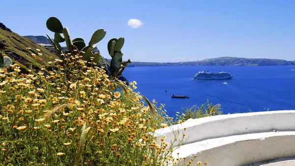 Picturesque Charming Island Santorini — стоковое фото