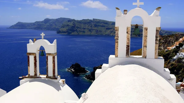 Resimli ve büyüleyici Santorini adası.