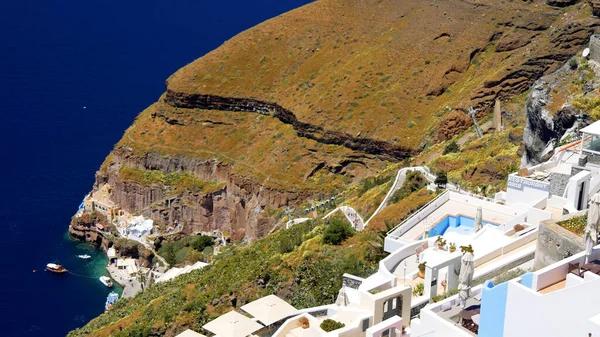 Resimli ve büyüleyici Santorini adası.