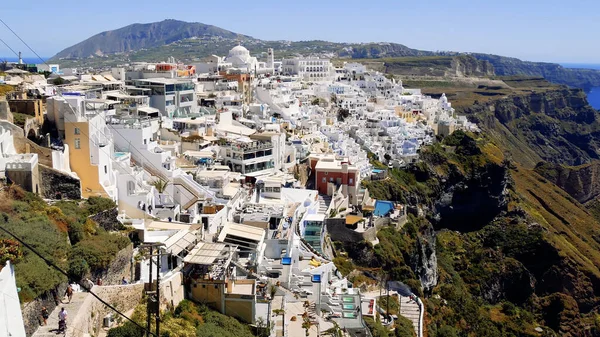 Resimli ve büyüleyici Santorini adası.