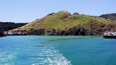 Akdeniz kıyısındaki deniz ve kumsal manzarası