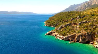 Deniz kıyısının güzel manzarası