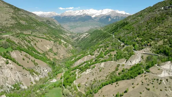 Dağların güzel manzarası