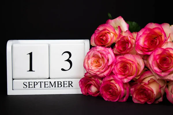 September Wooden Calendar White Black Background Pink Roses Lie Nearby — Stock Photo, Image