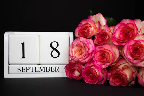 September Wooden Calendar White Black Background Pink Roses Lie Nearby — Stock Photo, Image