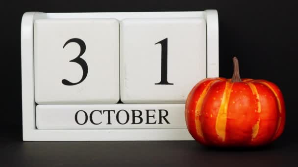 Halloween Octubre Calendario Blanco Madera Sobre Fondo Negro Junto Hay — Vídeos de Stock