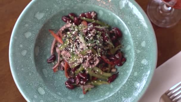 Pænt Serveret Salat Restaurant – Stock-video