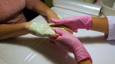 Cosmetic procedures for the skin of the hands