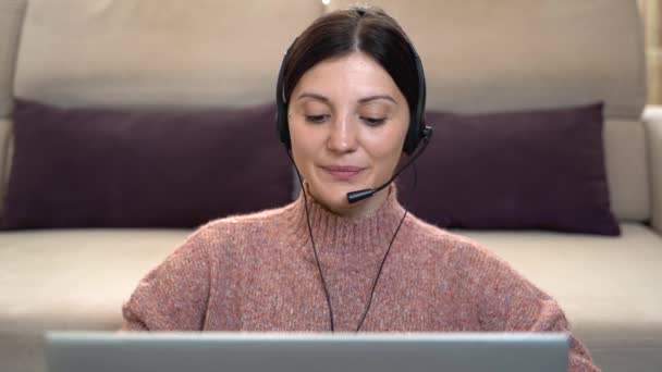 Woman Headphones Talking Client Video Call Remote Work Home — Stok Video
