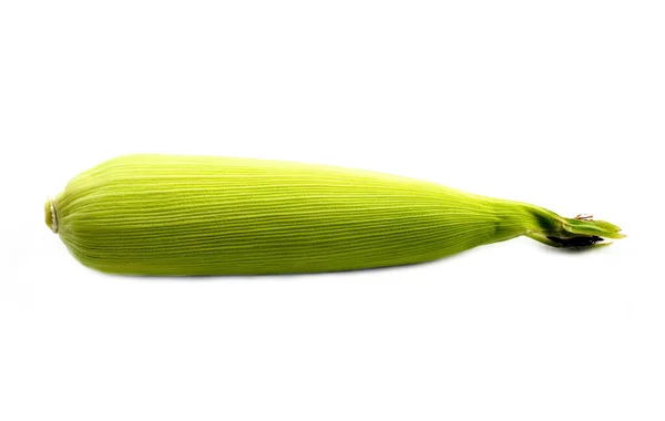 Groene Peul Suikermaïs Geïsoleerd Witte Achtergrond Hele Ongeopende Schil Vers — Stockfoto