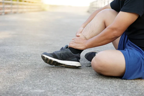 Man Runner Gets Hurt His Painful Ankle Running Jogging Exercise — Stock Photo, Image