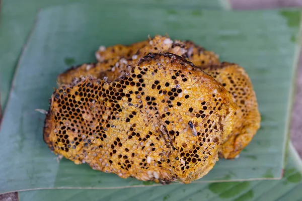 Wildbienenstock Auf Bananenblättern Konzept Lebensmittel Aus Der Natur Lokale Thai — Stockfoto